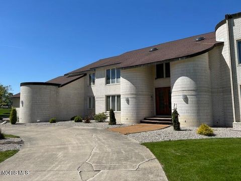 Tiny photo for 322 Dublin Lane, Bryan, OH 43506 (MLS # 10007240)