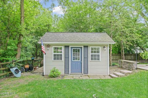 Tiny photo for 29036 E River Road, Perrysburg, OH 43551 (MLS # 10008400)