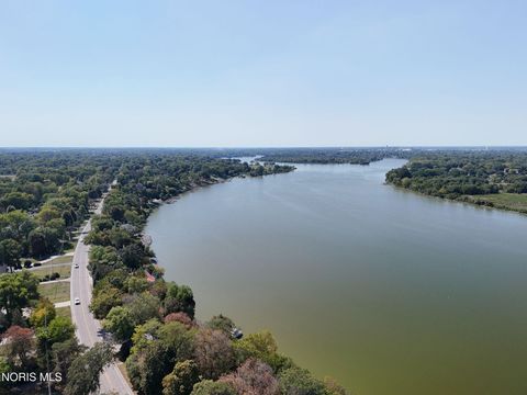 Tiny photo for 29036 E River Road, Perrysburg, OH 43551 (MLS # 10008400)
