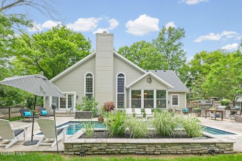 Tiny photo for 29036 E River Road, Perrysburg, OH 43551 (MLS # 10008400)