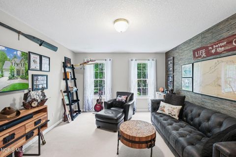 Tiny photo for 29036 E River Road, Perrysburg, OH 43551 (MLS # 10008400)