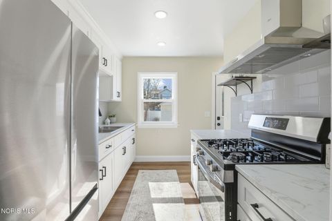 Tiny photo for 2663 Tully Avenue, Toledo, OH 43614 (MLS # 10004670)