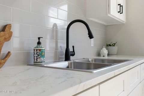 Tiny photo for 2663 Tully Avenue, Toledo, OH 43614 (MLS # 10004670)