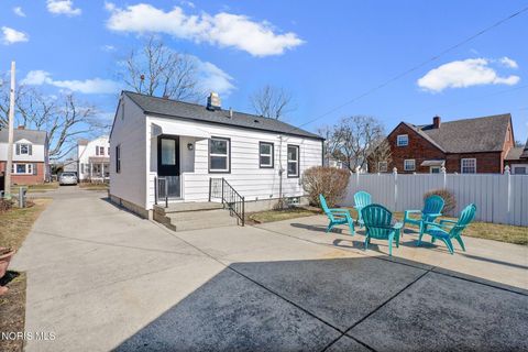 Tiny photo for 2663 Tully Avenue, Toledo, OH 43614 (MLS # 10004670)