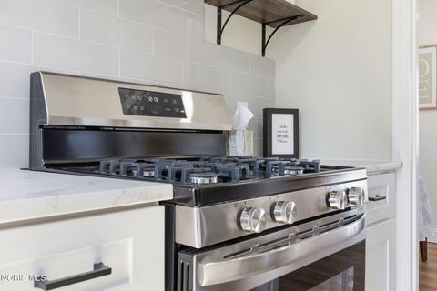 Tiny photo for 2663 Tully Avenue, Toledo, OH 43614 (MLS # 10004670)