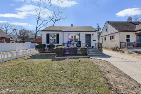 Photo of 2663 Tully Avenue, Toledo, OH 43614 (MLS # 10004670)