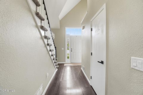 Tiny photo for 7708 Stone Hill Court, Maumee, OH 43537 (MLS # 10006895)