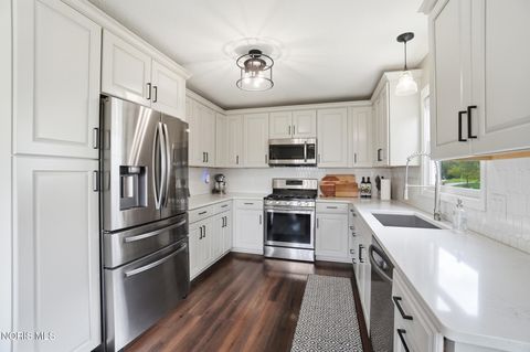 Tiny photo for 7708 Stone Hill Court, Maumee, OH 43537 (MLS # 10006895)
