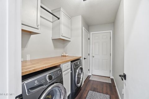 Tiny photo for 7708 Stone Hill Court, Maumee, OH 43537 (MLS # 10006895)