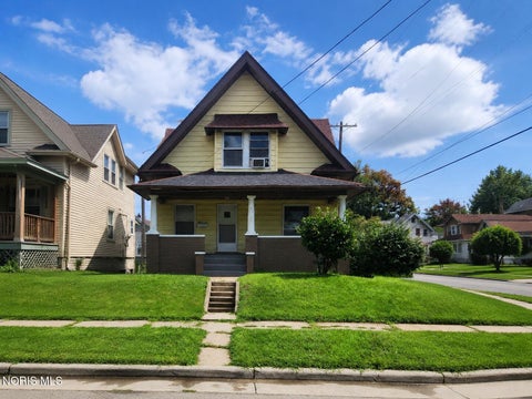 Homes For Sale - 555 Nicholas Street<br/> Toledo, OH 43609