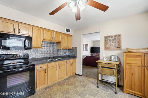 Tiny photo for 526 Sioux Trail, Rossford, OH 43460 (MLS # 10002638)