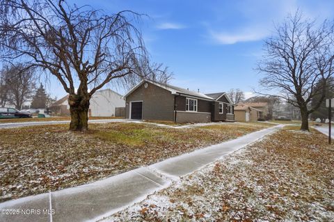 Tiny photo for 526 Sioux Trail, Rossford, OH 43460 (MLS # 10002638)