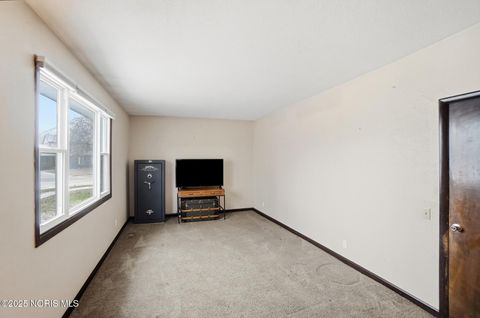 Tiny photo for 526 Sioux Trail, Rossford, OH 43460 (MLS # 10002638)