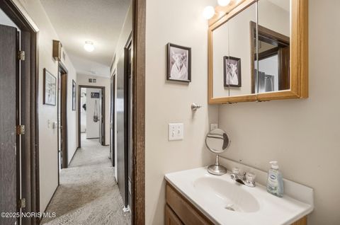 Tiny photo for 526 Sioux Trail, Rossford, OH 43460 (MLS # 10002638)