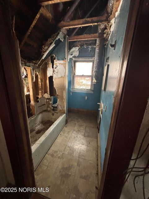 Tiny photo for 504 Ohio Street, Toledo, OH 43611 (MLS # 10001991)