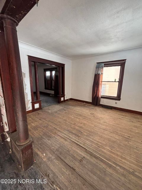 Tiny photo for 504 Ohio Street, Toledo, OH 43611 (MLS # 10001991)