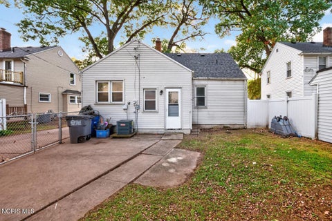 Tiny photo for 4818 Harvest Lane, Toledo, OH 43623 (MLS # 10014673)