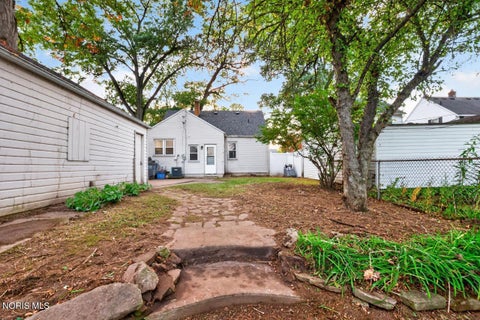 Tiny photo for 4818 Harvest Lane, Toledo, OH 43623 (MLS # 10014673)