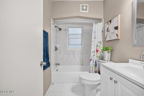 Tiny photo for 4818 Harvest Lane, Toledo, OH 43623 (MLS # 10014673)