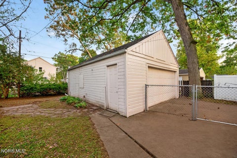 Tiny photo for 4818 Harvest Lane, Toledo, OH 43623 (MLS # 10014673)