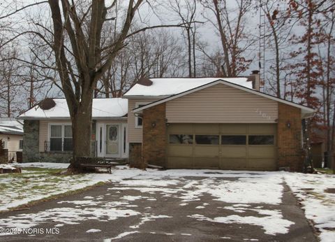Photo of 2169 Hawthorne Drive, Defiance, OH 43512 (MLS # 10002277)