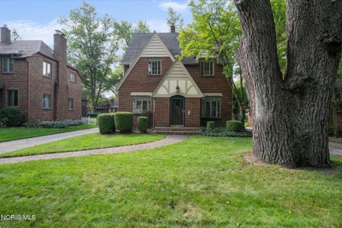 Tiny photo for 2823 Goddard Rd RD, Toledo, OH 43606 (MLS # 10013386)