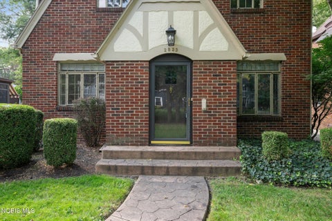 Tiny photo for 2823 Goddard Rd RD, Toledo, OH 43606 (MLS # 10013386)