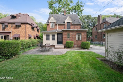 Tiny photo for 2823 Goddard Rd RD, Toledo, OH 43606 (MLS # 10013386)