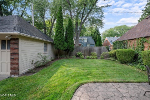 Tiny photo for 2823 Goddard Rd RD, Toledo, OH 43606 (MLS # 10013386)