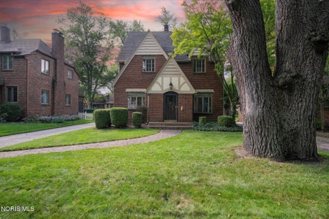 Photo of 2823 Goddard Rd RD, Toledo, OH 43606 (MLS # 10013386)
