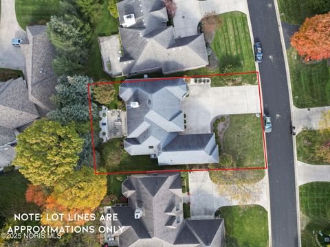 Tiny photo for 3555 Hill River Drive, Toledo, OH 43615 (MLS # 10000853)