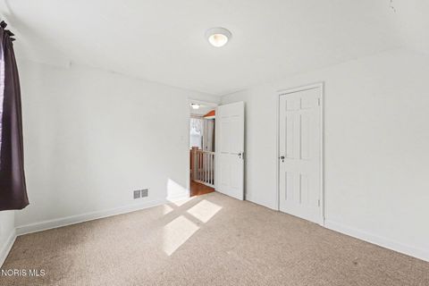 Tiny photo for 108 S Granville Boulevard, Fremont, OH 43420 (MLS # 10004271)