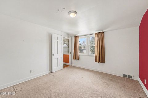 Tiny photo for 108 S Granville Boulevard, Fremont, OH 43420 (MLS # 10004271)