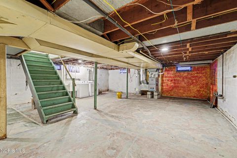 Tiny photo for 108 S Granville Boulevard, Fremont, OH 43420 (MLS # 10004271)