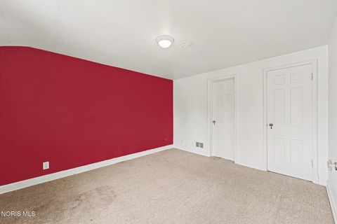 Tiny photo for 108 S Granville Boulevard, Fremont, OH 43420 (MLS # 10004271)