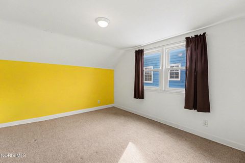 Tiny photo for 108 S Granville Boulevard, Fremont, OH 43420 (MLS # 10004271)