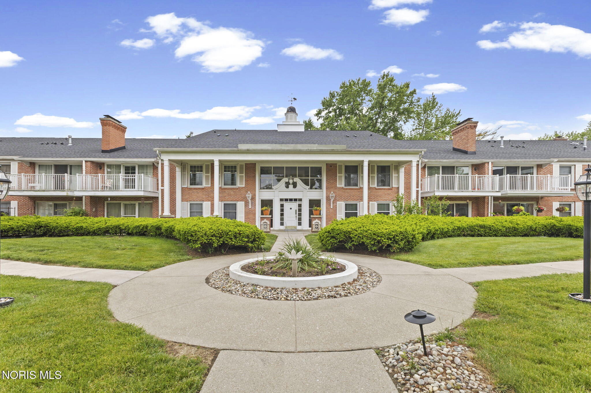 5679 Monroe Street Unit 209