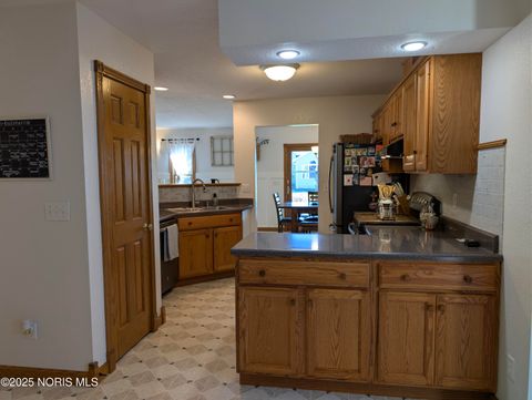 Tiny photo for 660 Parkside Drive, Wauseon, OH 43567 (MLS # 10000384)