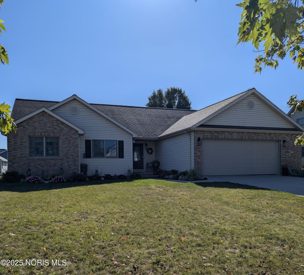 Photo for 660 Parkside Drive, Wauseon, OH 43567 (MLS # 10000384)