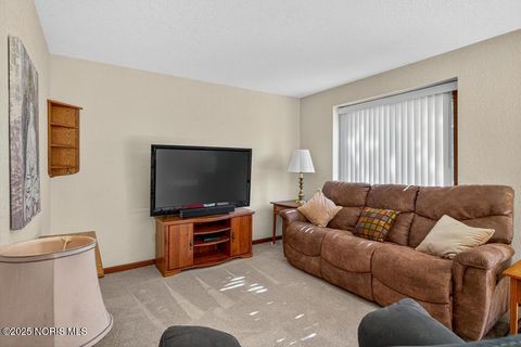 Tiny photo for 1923 Watts Avenue, Oregon, OH 43616 (MLS # 10000313)