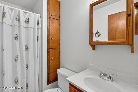 Tiny photo for 1923 Watts Avenue, Oregon, OH 43616 (MLS # 10000313)