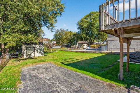 Tiny photo for 1923 Watts Avenue, Oregon, OH 43616 (MLS # 10000313)