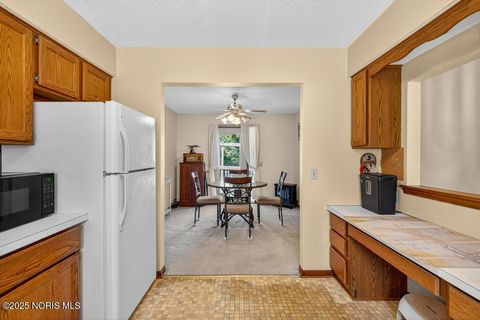 Tiny photo for 1923 Watts Avenue, Oregon, OH 43616 (MLS # 10000313)