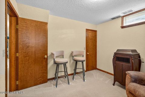 Tiny photo for 1923 Watts Avenue, Oregon, OH 43616 (MLS # 10000313)