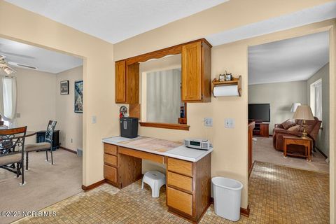Tiny photo for 1923 Watts Avenue, Oregon, OH 43616 (MLS # 10000313)