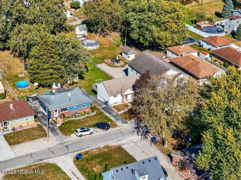 Tiny photo for 1923 Watts Avenue, Oregon, OH 43616 (MLS # 10000313)