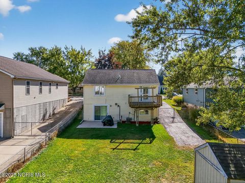 Tiny photo for 1923 Watts Avenue, Oregon, OH 43616 (MLS # 10000313)