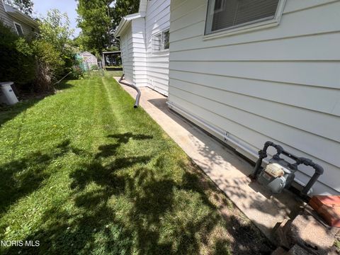 Tiny photo for 1150 W Wayne Street, Lima, OH 45805 (MLS # 10009210)