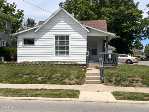 Tiny photo for 1150 W Wayne Street, Lima, OH 45805 (MLS # 10009210)