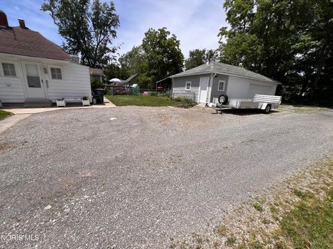 Tiny photo for 1150 W Wayne Street, Lima, OH 45805 (MLS # 10009210)